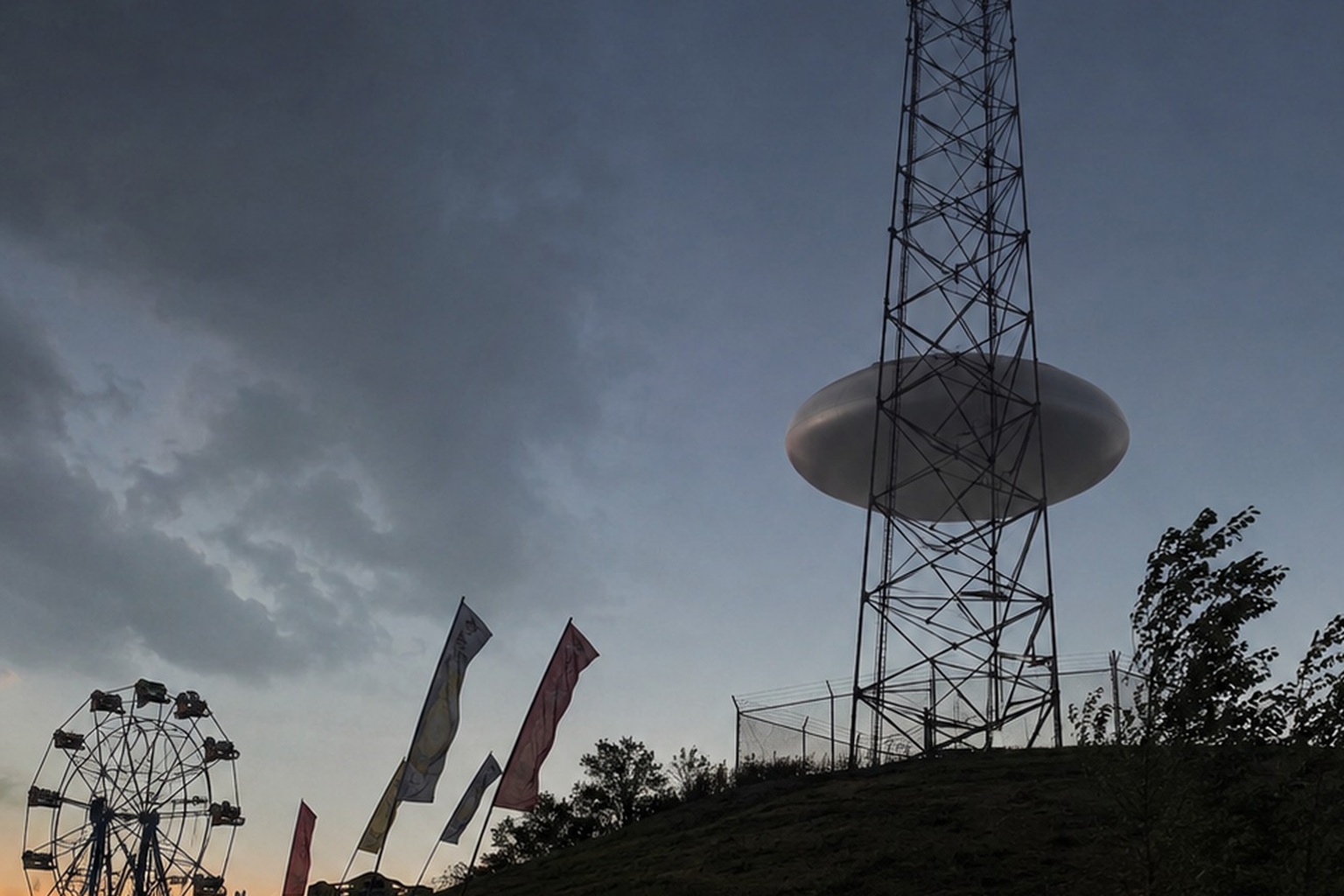 Editorial recreation of the A Silver Saucer Hung Behind Radio Tower During The County Fair Power Outage story, image 2.