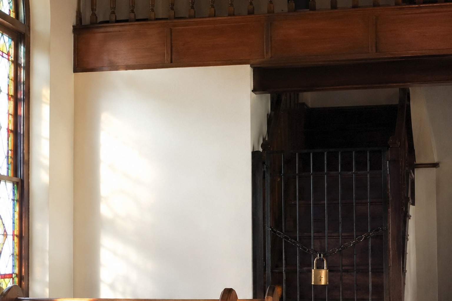 Editorial recreation of the My Sister Found A Blurred Face Watching From Locked Choir Loft story, image 2.